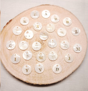 Collier Initiale Nacre